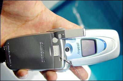 铃音之诱惑 三星推出64和弦的3g手机e250[图]